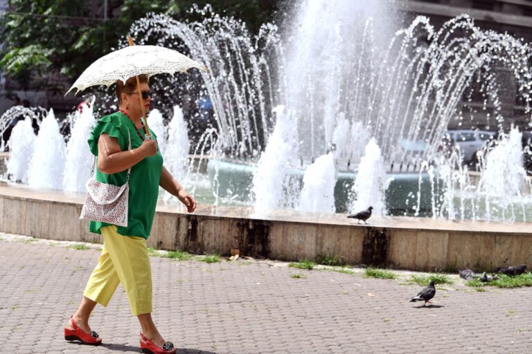 Actualizare METEO | Primul cod galben de caniculă se aplică mâine în București. ANM: Averse torențiale și vânt puternic în această seară