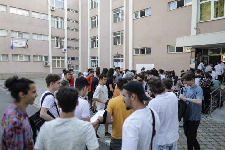 Bacalaureat 2025: Elevii din centrele de examen vor învăța online săptămâna viitoare
