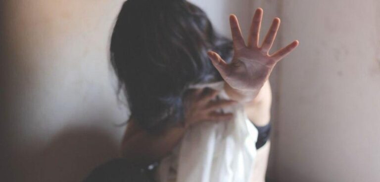 Bărbat din București, acuzat de abuz sexual asupra fiicelor sale minore timp de aproape un deceniu