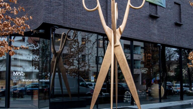 Bucureștenii își pot înscrie copiii la „Școala de Vară MARe de mic”