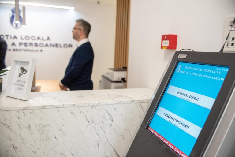 Bucureștenii nemulțumiți de comasarea birourilor de Evidență a Populației din Giulești