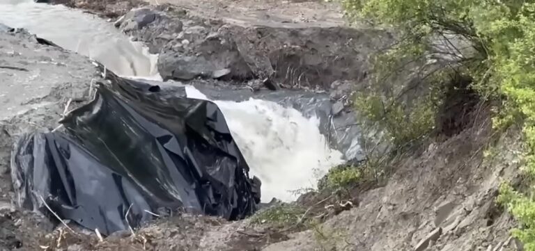 Discrepanțe alarmante în sectorul minier: 600 de angajați la biroul din București al Salrom, în contrast cu 60 de mineri la Salina Praid afectată de inundații