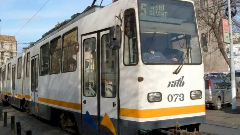 Lucrările la Linia 5 de tramvai suspendate din cauza datoriilor Primăriei Capitalei