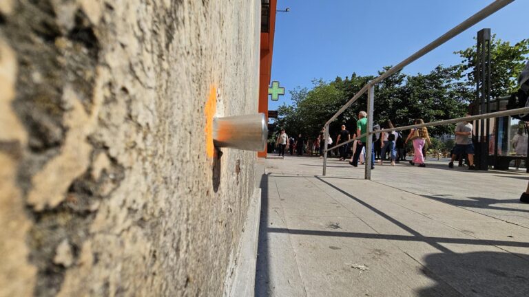 Monitorizarea riscurilor pentru construcțiile din jurul planșeului Unirii cu ajutorul senzorilor