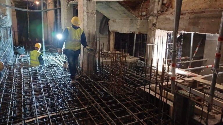 Numai șase clădiri din cele 17 consolidate prin PNRR sunt în execuție. Ce sume trebuie să plătească proprietarii