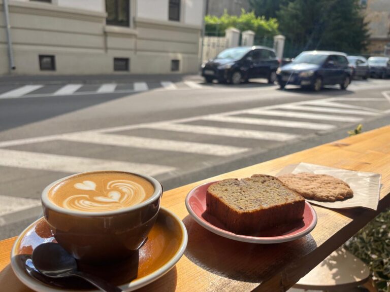Oma Coffee Shop: Un refugiu matinal în Cartierul Armenesc