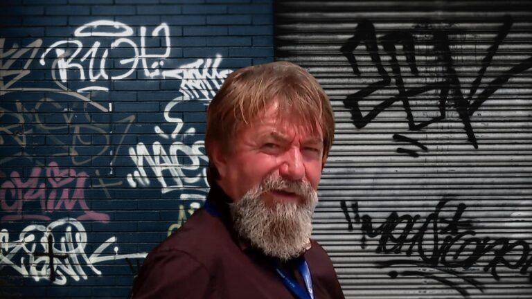 Primăria Otopeni investește peste 50.000 de euro în curățarea graffiti-ului