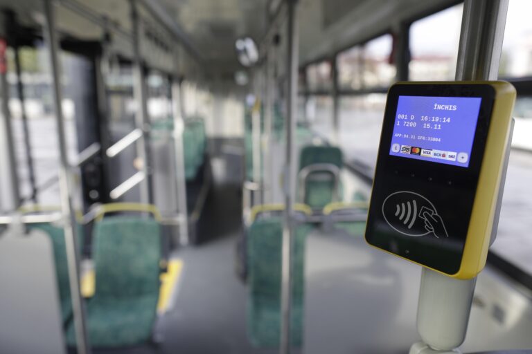 Provocările biletului unic pentru transportul public din București