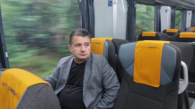 Situația financiară a CFR Călători s-a îmbunătățit, autoritățile asigură că falimentul nu este o opțiune