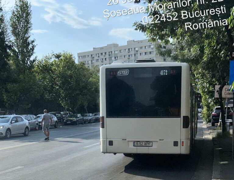 Un bucureștean a rezistat doar o stație într-un autobuz sufocant