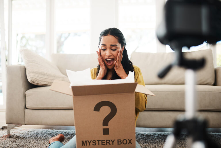 Atenție la frauda „Cutia misterioasă”: Oferte false cu produse de lux