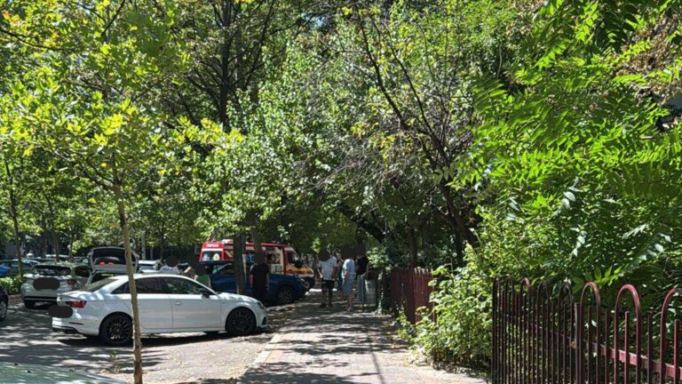 Accident cu pieton pe Bulevardul Râmnicu Vâlcea din București. Traficul este restricționat dinspre Strada Adrian Cârstea