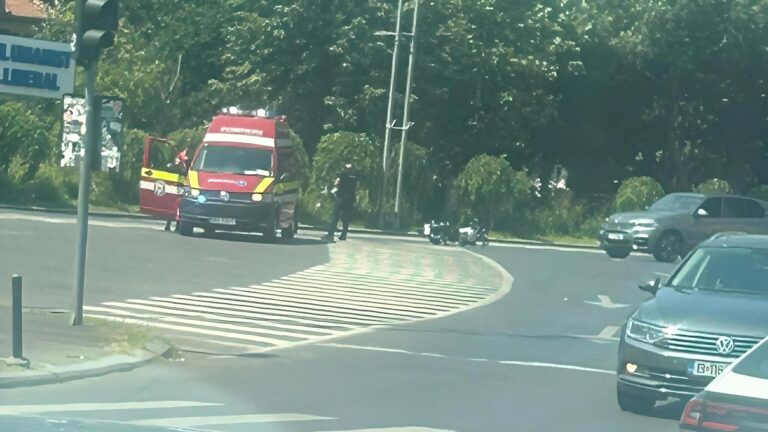Accident grav la Arcul de Triumf, intervenție SMURD în zonă