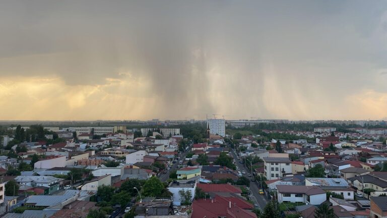 Avertizare METEO: Cod galben de vijelie și grindină pentru București și Ilfov