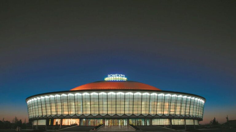 Banii nu sunt o problemă, vorba lui Leo de la Kuweit. La Festobal, Festivalul Manelelor din weekend, dedicațiile se dau cu bon. „Cu binecuvântarea Fiscului”