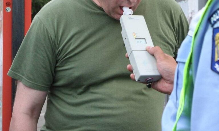 Bărbat reținut pentru conducere sub influența alcoolului și accident rutier