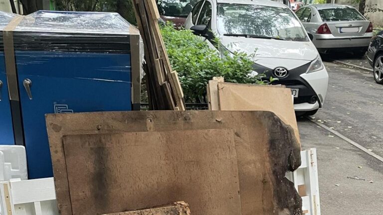 Bucureșteancă în pericol de amendă pentru deșeuri necolectate de Supercom