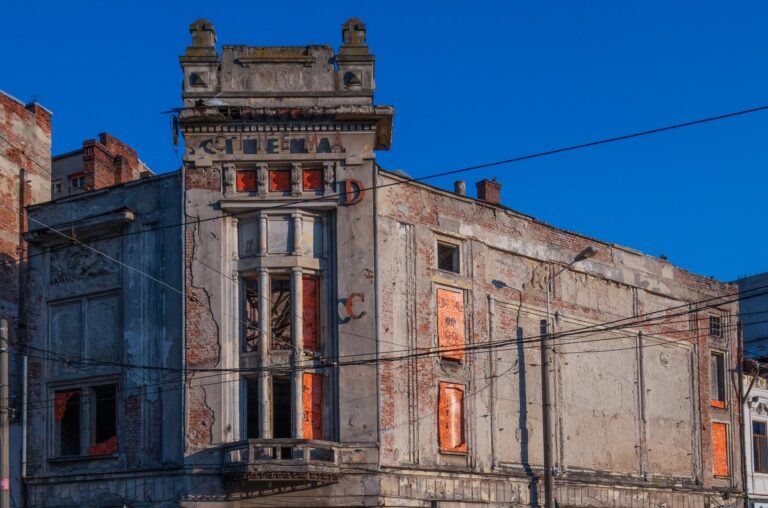 Cinema Marconi revine la viață, după decenii de abandon și întuneric. Un spectacol de lumini va avea loc vineri pe clădirea-monument