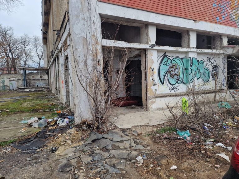 Cinematograful Giuleşti ar putea fi administrat de Primăria Sectorului 1