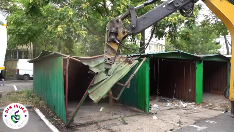 Demolarea garajelor vechi din Rahova pentru locuri de parcare și spațiu verde