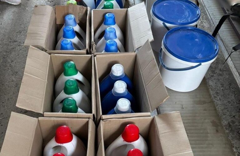 Destructurarea unei rețele de contrabandă cu detergenți din Ucraina de către DIICOT