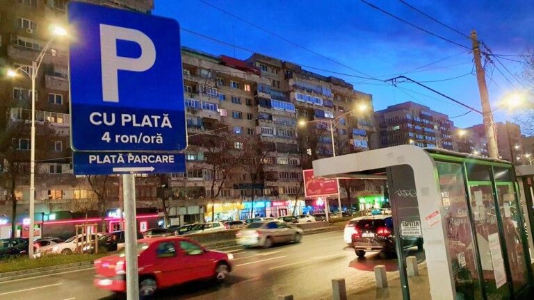 Escrocherii în București: Coduri QR false pe panourile de plată a parcării