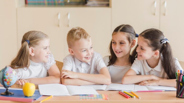 Explorarea lumii insectelor la Școala de Vară Antipa