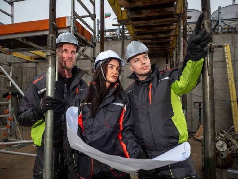 Greșelile frecvente în alegerea hainelor de lucru pentru angajați