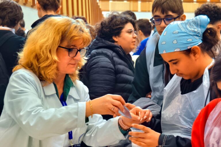 Impactul poluării asupra vieții în București: Interviu cu Madelene Dăncilă, expert în Ingineria Mediului