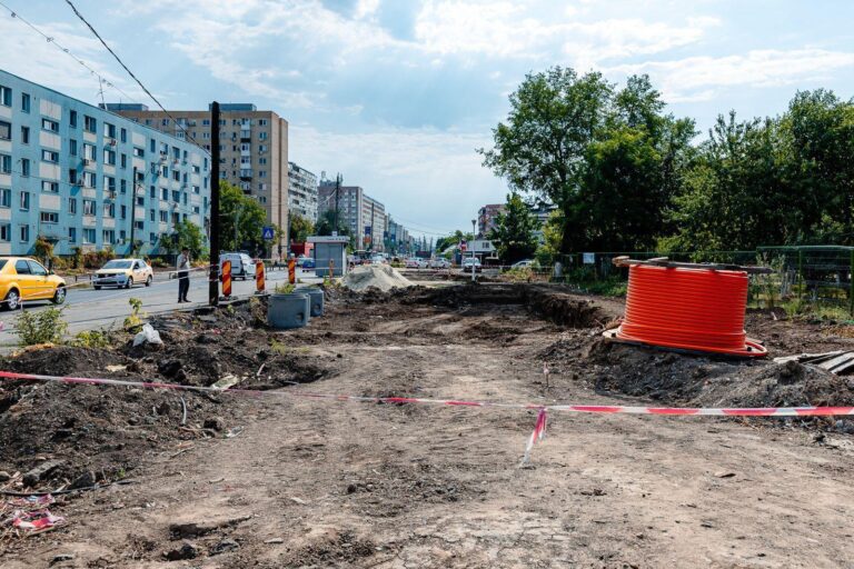 Lucrări importante pe Prelungirea Ghencea: Începerea construcției stâlpilor pentru linia de tramvai