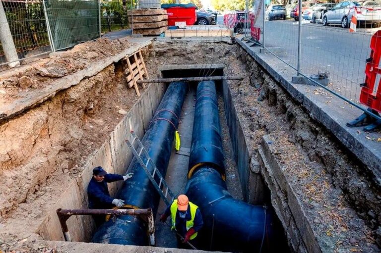 Lucrări majore la rețeaua termică din București: Peste 1.500 de blocuri afectate de întreruperi în furnizarea apei calde