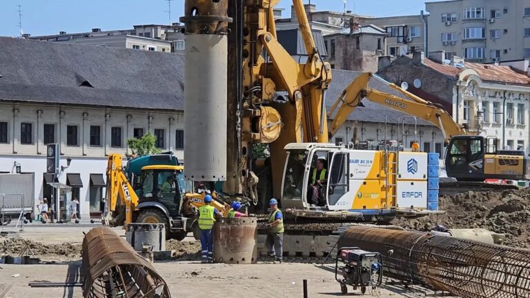 Lucrările de la Planșeul Unirii continuă cu intensitate maximă