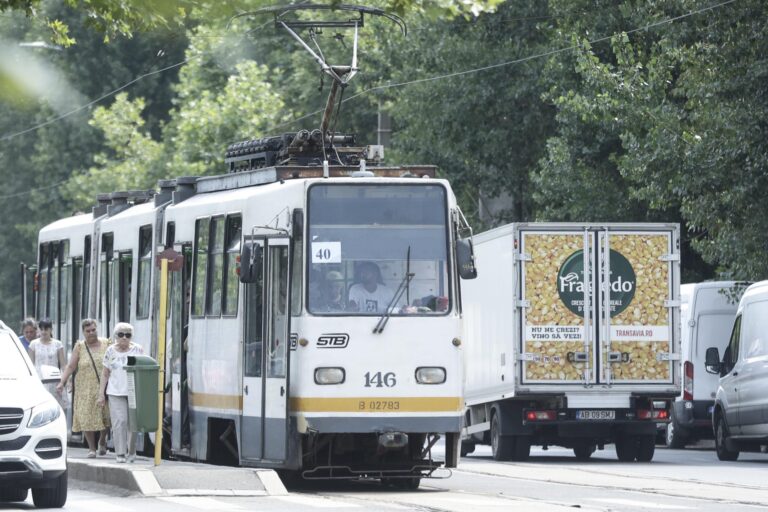 O firmă românească propune dotarea tramvaielor cu aer condiționat pentru vatmani
