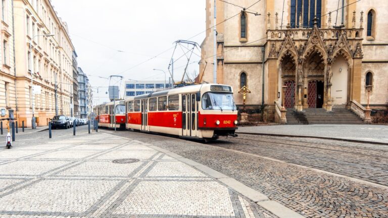 Pană majoră de curent în Cehia: Impact asupra transportului public și intervenții ale pompierilor