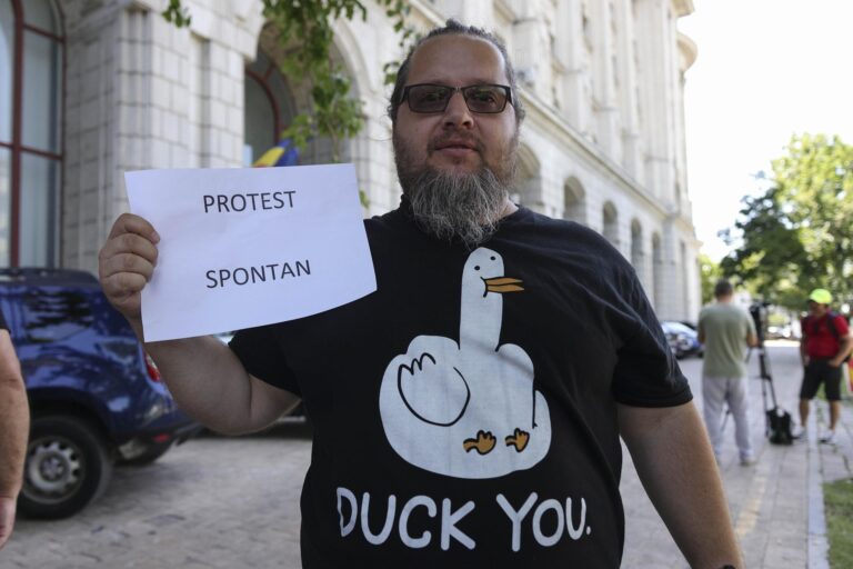 Proteste ale funcționarilor publici în Capitală. Angajați ai PMB și ai Curții de Apel București au ieșit în fața instituțiilor, nemulțumiți de măsurile Ordonanței de Austeritate