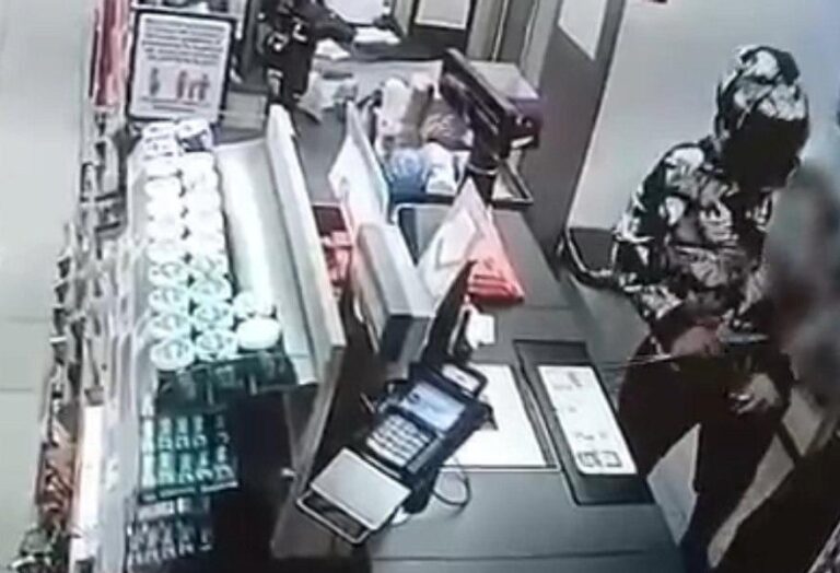 Tânăr arestat după un furt dintr-un magazin, urmat de o tentativă de tâlhărie