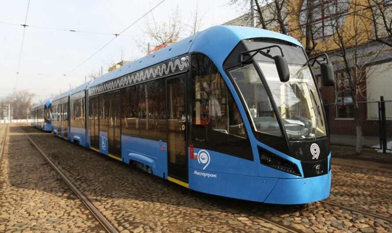 Tramvaie rusești la prețuri exorbitante: un contract controversat pentru STB