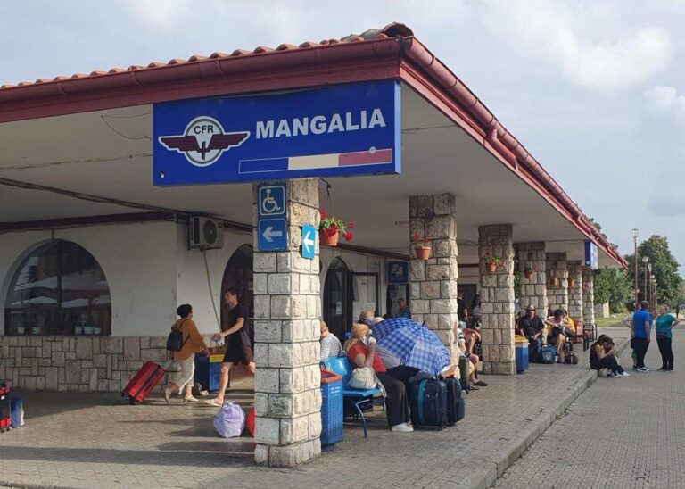 Trenurile cu aer condiționat din București spre Mangalia