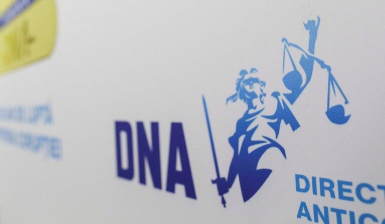 Un inspector ANAF din București, acuzat de trafic de influență și divulgare de informații confidențiale