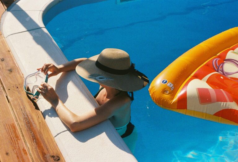 Unde ne bălăcim vara aceasta, în București, în zilele toride. 5 piscine de lângă Capitală