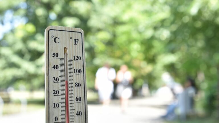 Vremea se răcește semnificativ în București și în întreaga țară, cu scăderi de temperatură de până la 16 °C