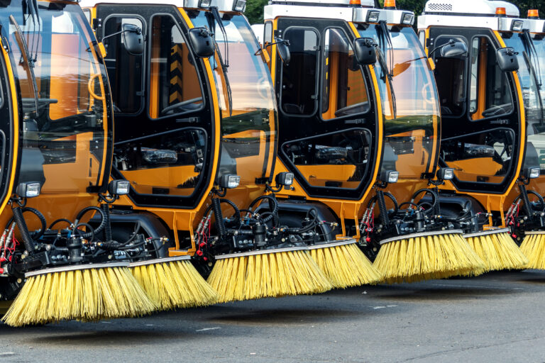 Curățenia mecanizată în regim propriu – o soluție modernă, eficientă și tot mai necesară în marile orașe