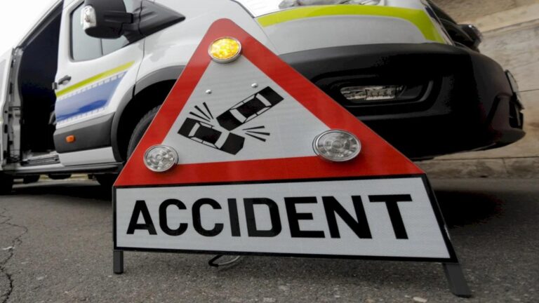 Accident grav între o mașină și o motocicletă pe DN1, în Predeal