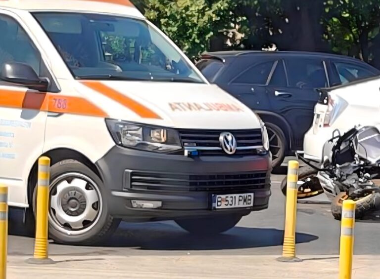 Accident rutier în Dorobanți: Pieton lovit de motociclist