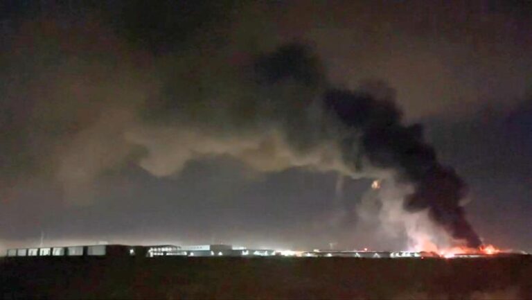 Aer toxic în București după incendiul de la Dragonul Roșu: limitele de poluare, depășite de până la patru ori