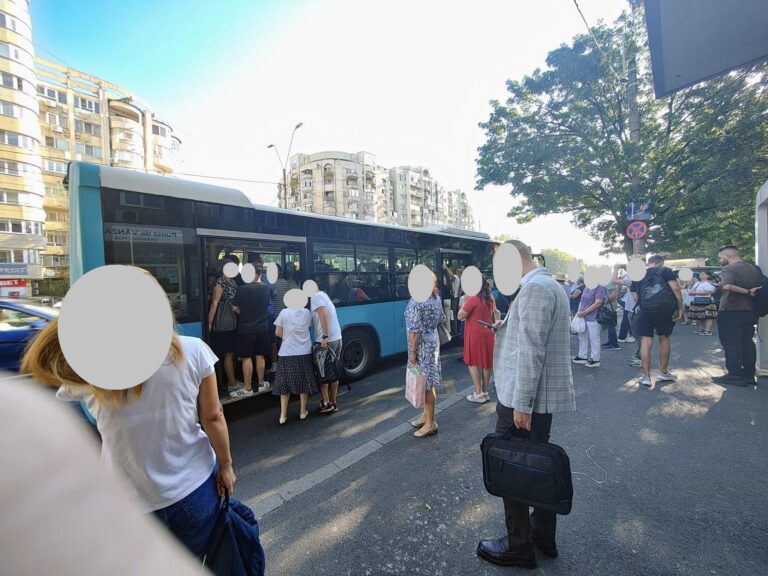 Aglomeratie pe traseul tramvaiului 41: autobuzele nu fac fata cererii