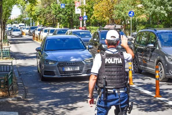 Atenție, șoferi! Amenzi pentru circulația pe banda specială de bus