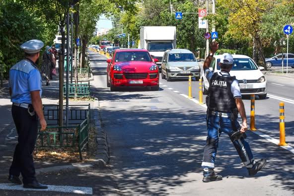 Atenție, șoferi! Amenzi pentru cei care circulă pe banda specială de autobuz