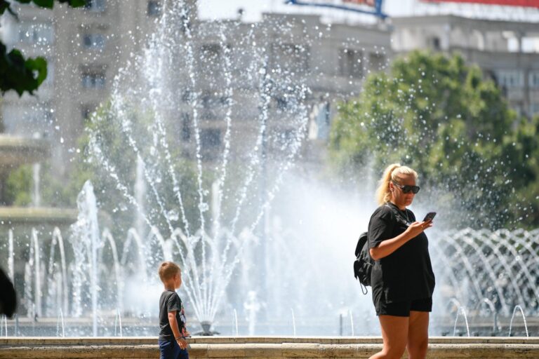Avertizare METEO: Canicula revine în București, ANM a emis cod galben pentru mâine