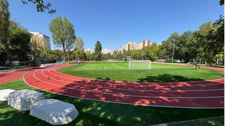 Baza sportivă a Școlii 164 din Sectorul 6 va fi inaugurată vineri, cu participarea sportivilor de renume
